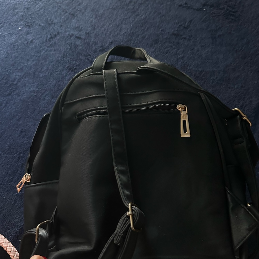 Black medium backpack - Picture 3 of 3